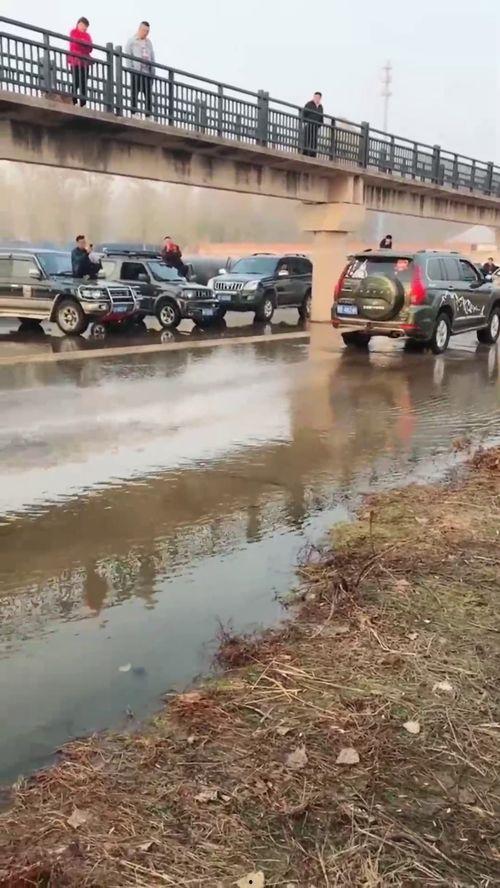 国产车拔河完整视频